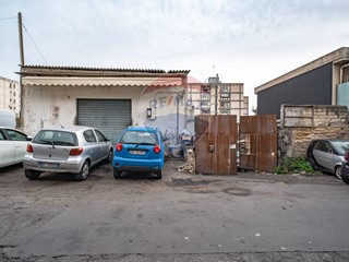 Immobile commerciale in Vendita a Catania, 129'000€, 585 m²