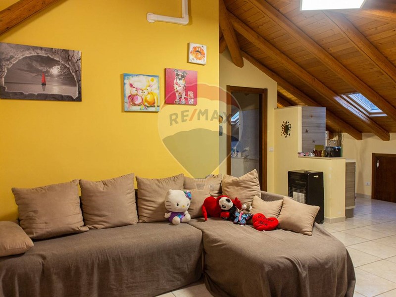 Attico in Vendita a Zafferana Etnea, 79'000&euro;, 83 m²