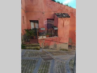 Casa Indipendente in Vendita a Agira, 27'000&euro;, 130 m²