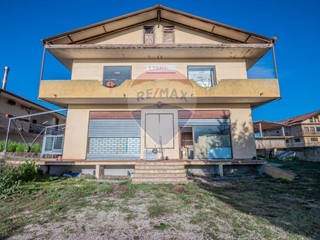 Appartamento in Affitto a Grammichele, 600€, 690 m²