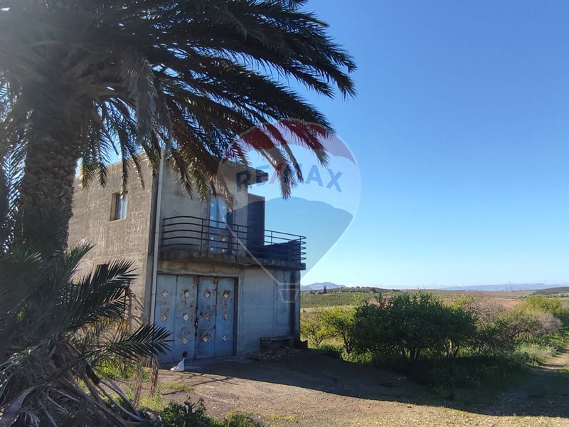 Terreno agricolo in Vendita a Ramacca, 36'000€, 24306 m²