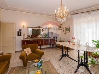 Appartamento in Vendita a Caltagirone, 49'000€, 129 m²