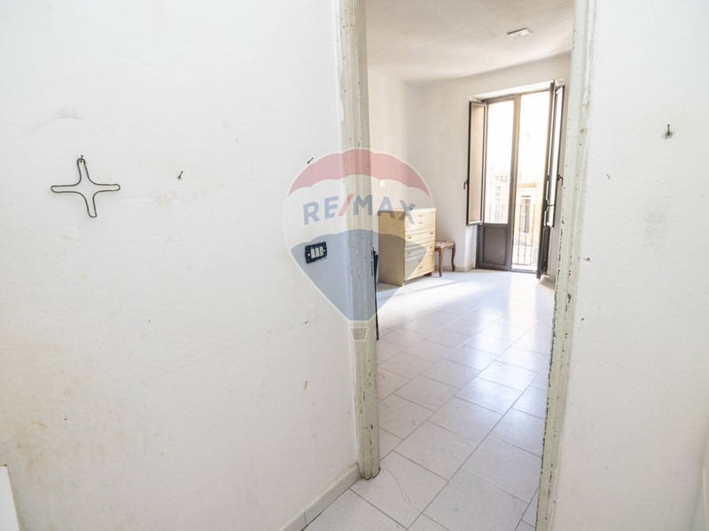 Casa Indipendente in Vendita a Caltagirone, 29'000€, 180 m²