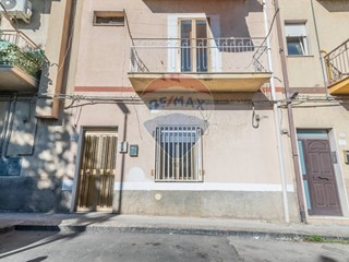Loft in Vendita a Caltagirone, 25'000€, 67 m²