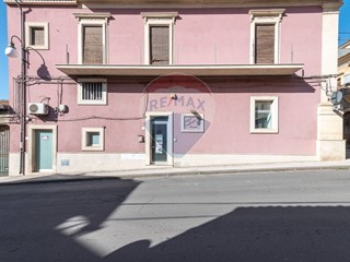 Immobile commerciale in Affitto a Grammichele, 350€, 85 m²