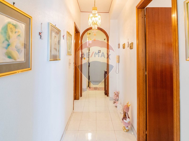 Monolocale in Vendita a Aci Catena, 70'000€, 83 m²