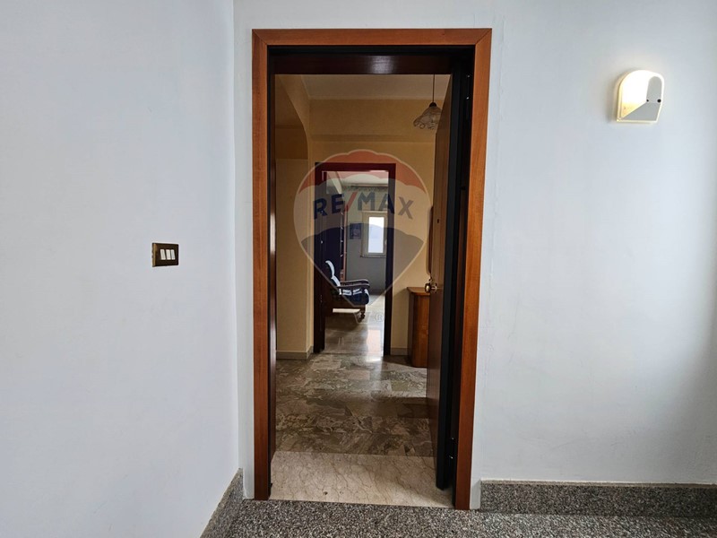 Appartamento in Vendita a Messina, 110'000€, 145 m²