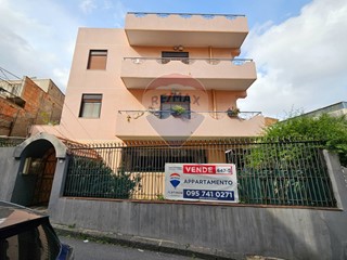 Appartamento in Vendita a Messina, 110'000€, 145 m²