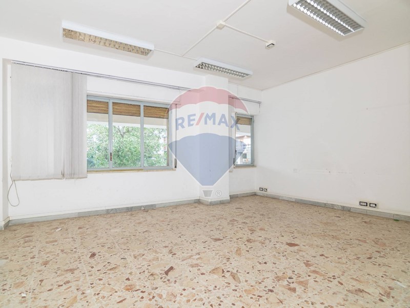Appartamento in Vendita a Acireale, 219'000€, 241 m²