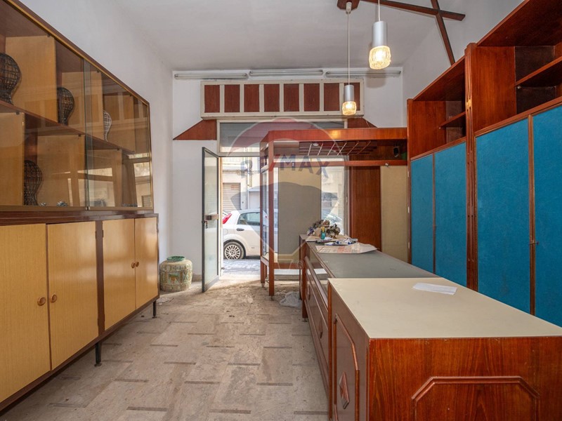 Ufficio in Vendita a Caltagirone, 45'000€, 57 m²