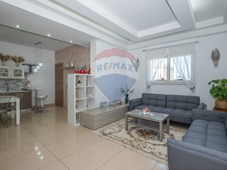 Casa Semi Indipendente in Vendita a Ramacca, 85'000€, 168 m²