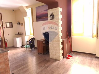 Immobile commerciale in Affitto a Carlentini, 300€, 70 m²