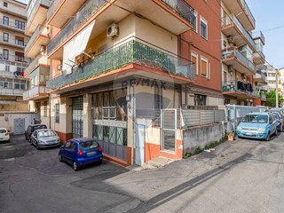 Immobile commerciale in Vendita a Catania, 250'000€, 641 m²