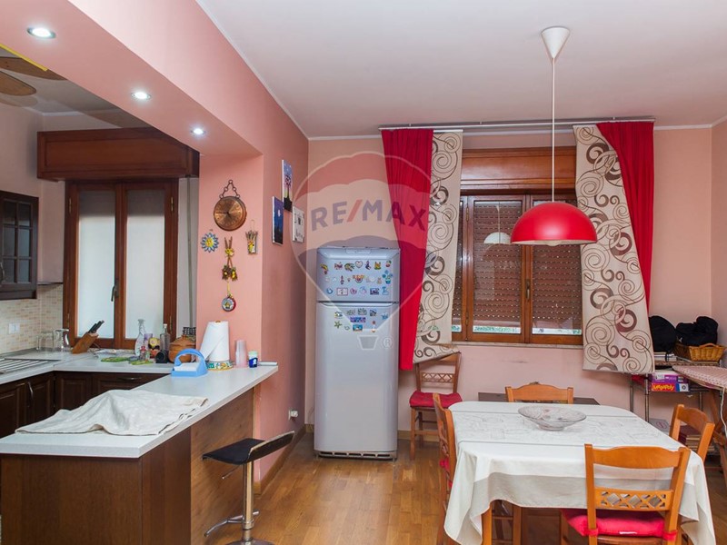 Appartamento in Vendita a Fiumefreddo di Sicilia, 85'000&euro;, 110 m²