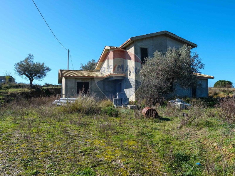 Villa in Vendita a Piazza Armerina, 199'000€, 280 m²