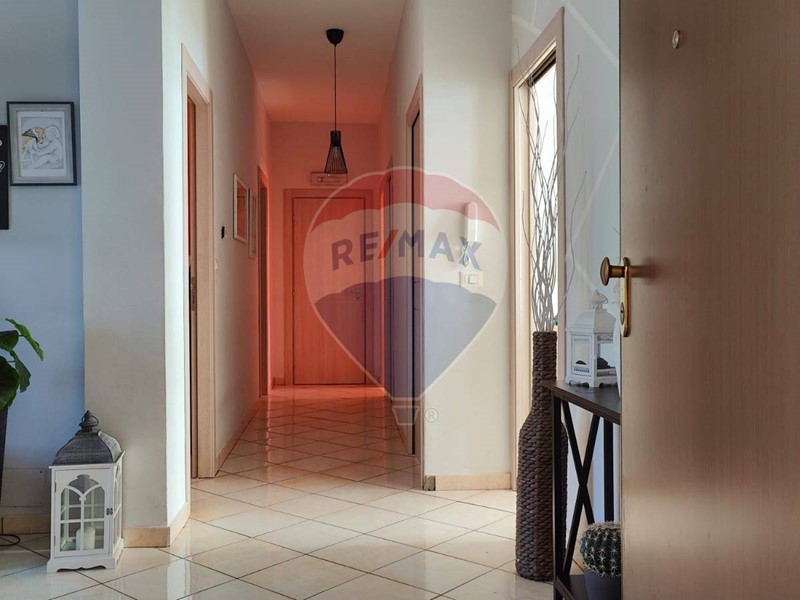 Appartamento in Vendita a Camporotondo Etneo, 99'000&euro;, 119 m²