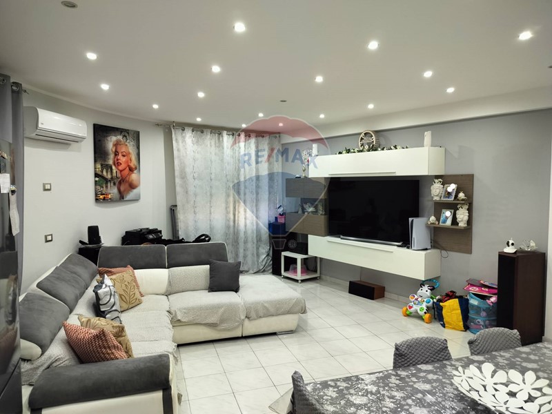 Trilocale in Vendita a Catania, 125'000&euro;, 93 m²