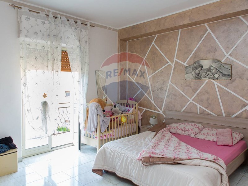 Appartamento in Vendita a Adrano, 70'000&euro;, 195 m²