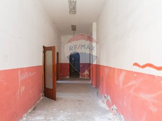 Ufficio in Vendita a Adrano, 55'000&euro;, 145 m²