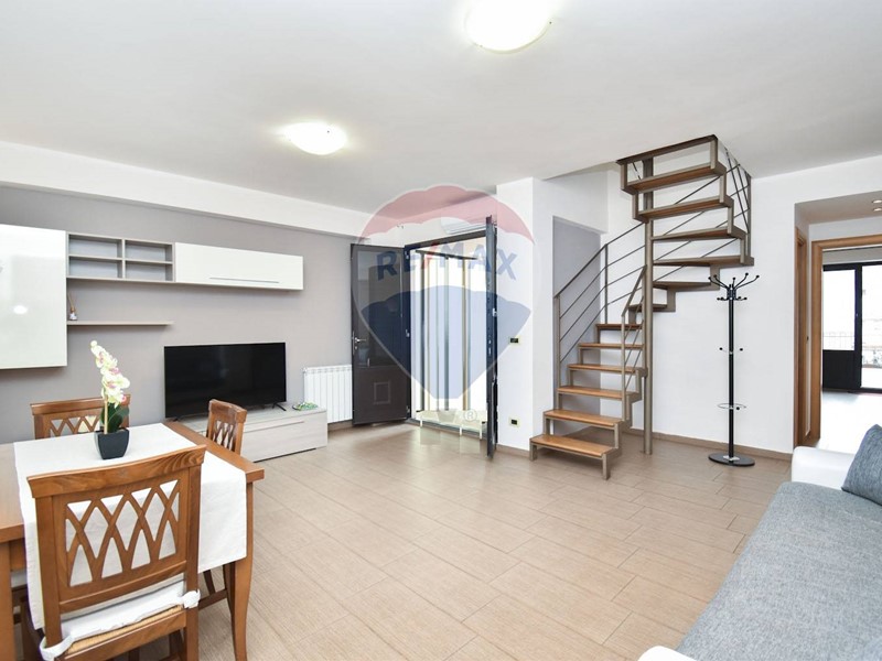 Casa Indipendente in Vendita a Aci Castello, 250'000€, 126 m²