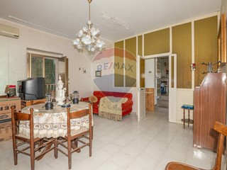 Casa Semi Indipendente in Vendita a Caltagirone, 25'500€, 157 m²