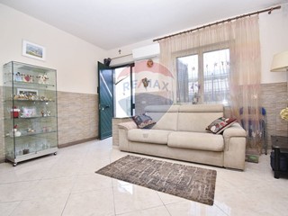 Casa Semi Indipendente in Vendita a Viagrande, 99'000&euro;, 98 m²