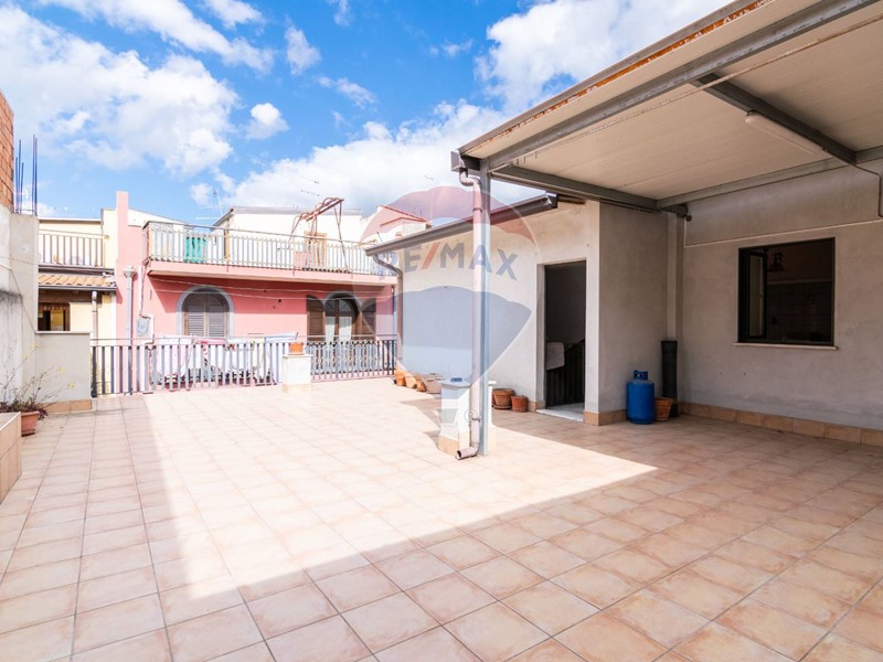 Casa Semi Indipendente in Vendita a Paternò, 160'000€, 280 m²