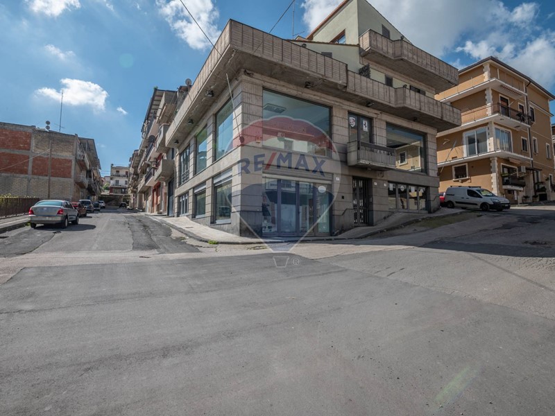Appartamento in Vendita a Ramacca, 890'000€, 910 m²