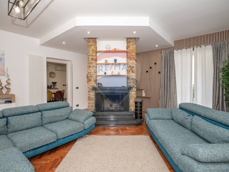 Villa in Vendita a Caltagirone, 297'000€, 170 m²