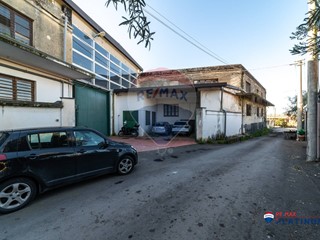 Immobile commerciale in Vendita a Paternò, 369'000€, 1300 m²