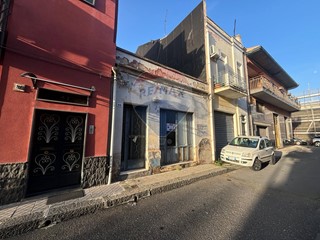 Appartamento in Vendita a Belpasso, 69'000€, 140 m²