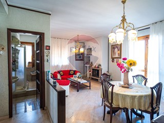 Appartamento in Vendita a Viagrande, 159'000€, 154 m²