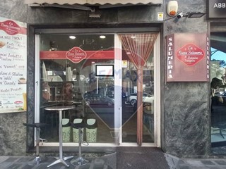 Attività commerciale in Vendita a Caltagirone, 26'000€, 45 m²