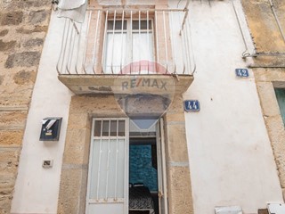 Casa Indipendente in Vendita a Caltagirone, 16'000€, 49 m²