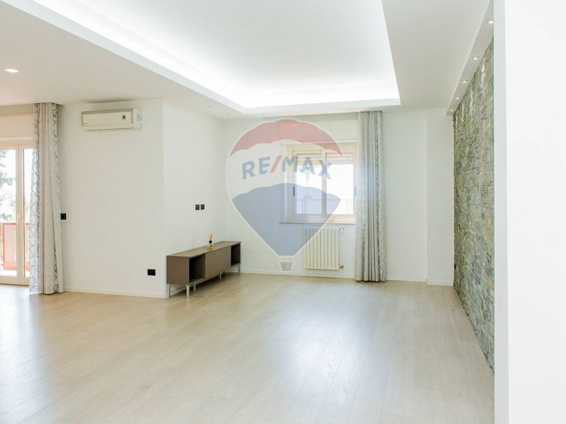 Quadrilocale in Vendita a Catania, 199'000&euro;, 132 m²