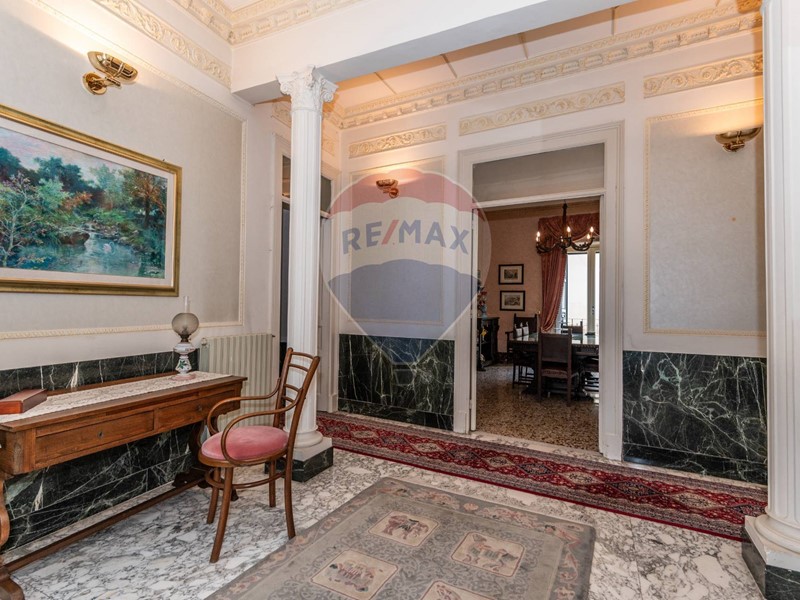Appartamento in Vendita a Caltagirone, 295'000€, 350 m²