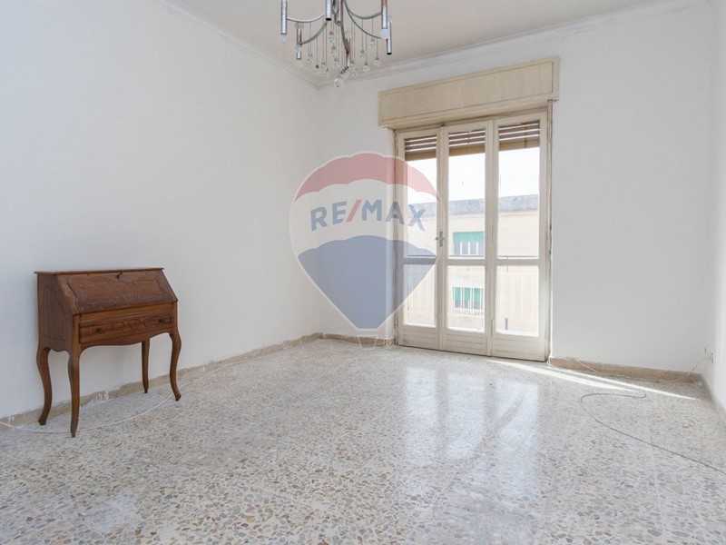 Appartamento in Vendita a Catania, 124'000&euro;, 111 m²