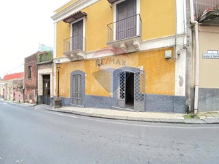 Casa Semi Indipendente in Vendita a Sant'Agata li Battiati, 99'000€, 75 m²