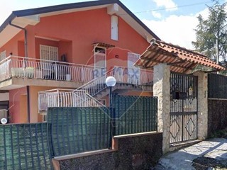 Appartamento in Vendita a Pedara, 138'000€, 140 m²