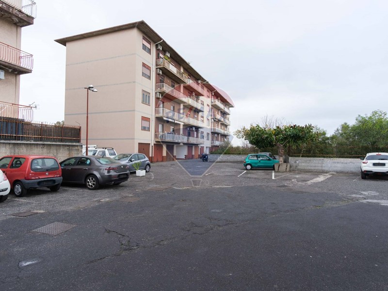 Quadrilocale in Vendita a Catania, 120'000&euro;, 109 m²