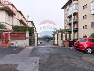 Quadrilocale in Vendita a Catania, 120'000&euro;, 109 m²