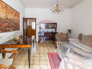 Villa in Vendita a Acireale, 64'000€, 129 m²