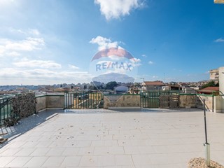 Appartamento in Vendita a Caltagirone, 135'000€, 131 m²