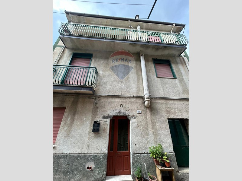 Casa Indipendente in Vendita a Randazzo, 59'000€, 120 m²