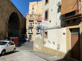 Casa Semi Indipendente in Vendita a Caltagirone, 32'000€, 55 m²