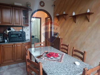 Trilocale in Vendita a Giarre, 48'000€, 75 m²