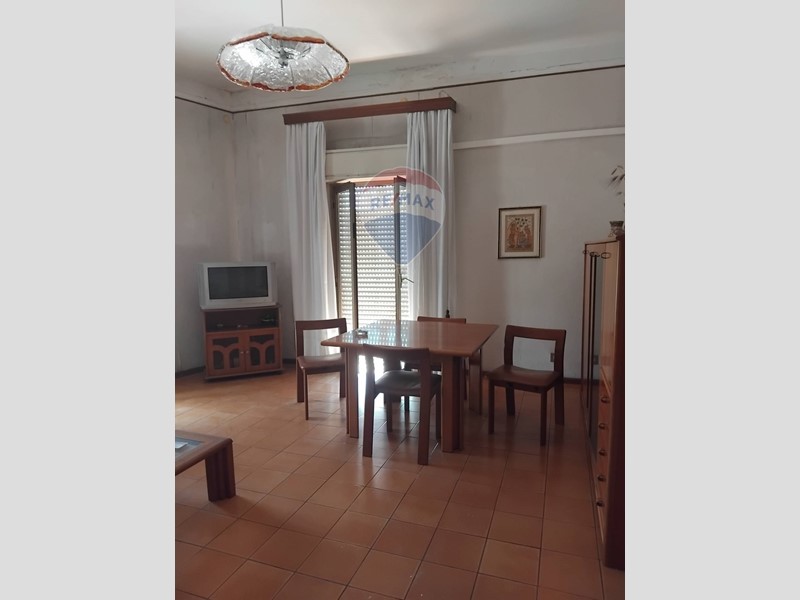 Appartamento in Vendita a Catania, 52'000&euro;, 71 m²