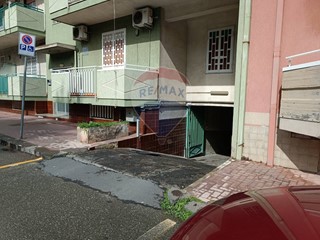 Box in Vendita a Aci Catena, 12'800€, 14 m²