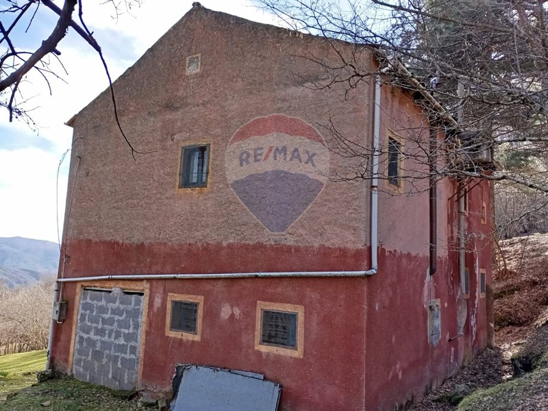 Terreno agricolo in Vendita a Santa Domenica Vittoria, 590'000€, 271306 m²