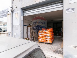 Immobile commerciale in Vendita a Catania, 55'000€, 52 m²